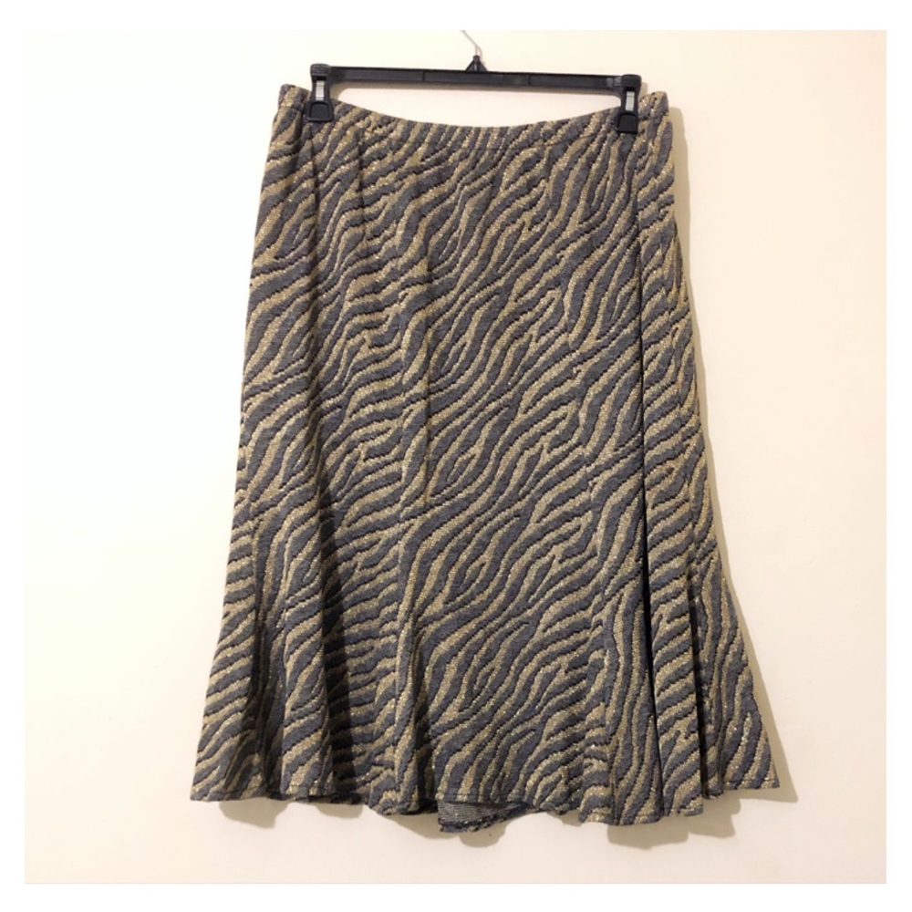 Hug & 1/2 Skirt